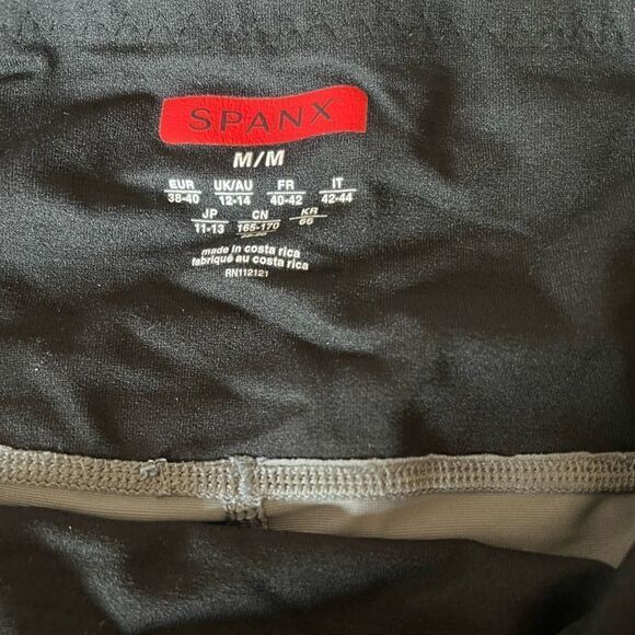 Spanx Gray Colorblock Compression Knee Pant Leggings - Picture 10 of 11